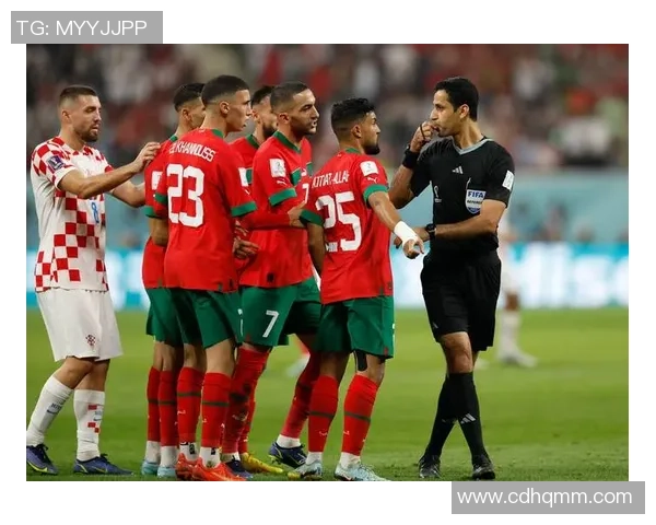 足球巨星化身白发老者依旧在绿茵场上激情奔跑追逐梦想